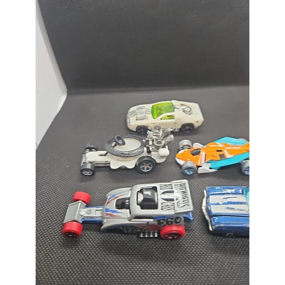 Hot Wheels Lot of 5, 70 Chevelle, Hollowback, Airuption, Hot Seat, Altered Ego